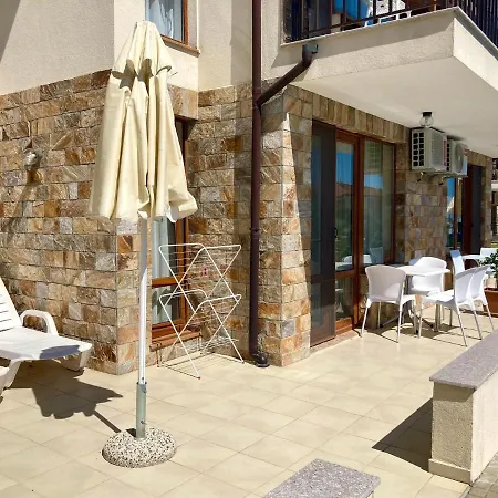 In Apolon Apartamento